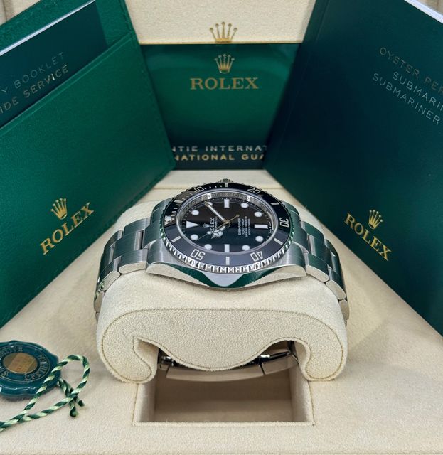 Rolex Submariner 124060 Image 2
